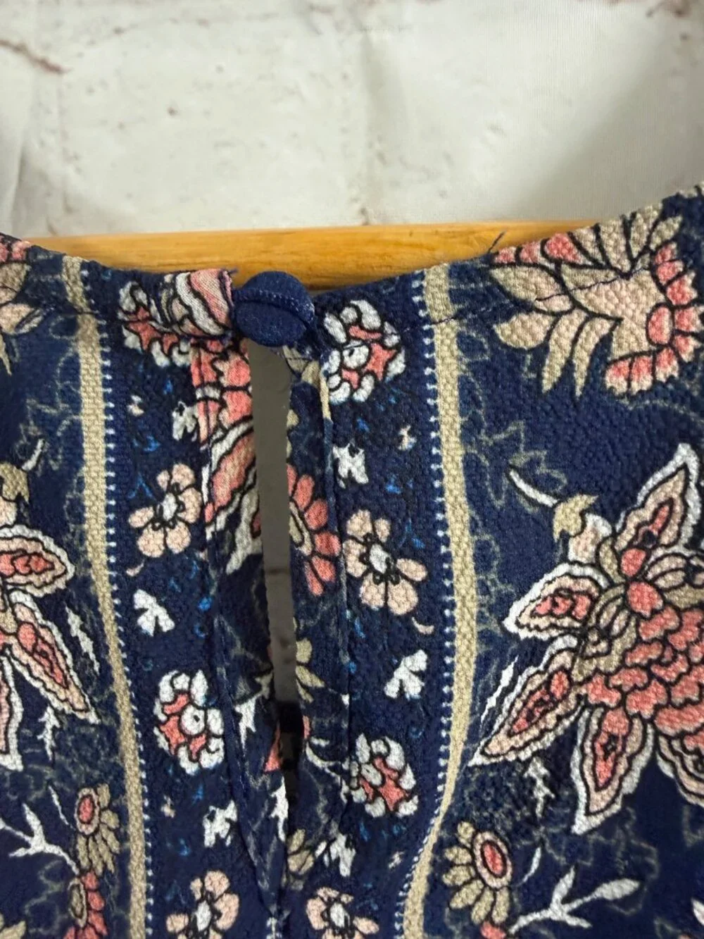 Papaya Blue Floral Lace Dress Size Large - Picture 7 of 7